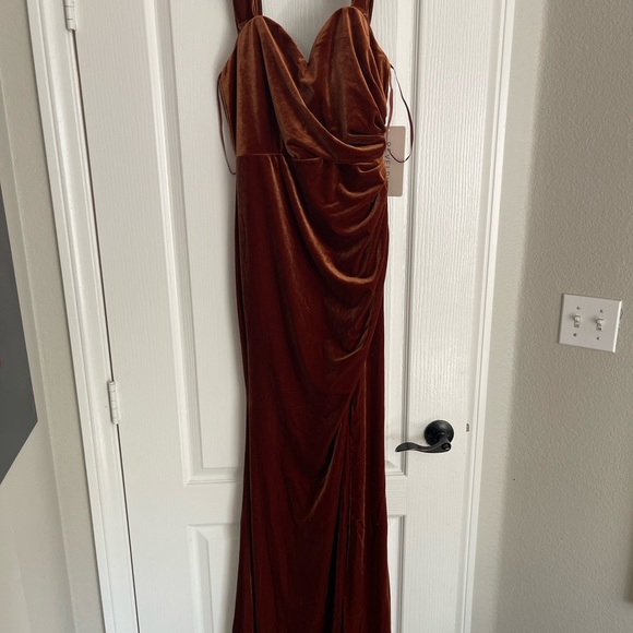 Revelry Velvet bridesmaid dress in color Rust. Size 8. Straps are removable. - Picture 3 of 3